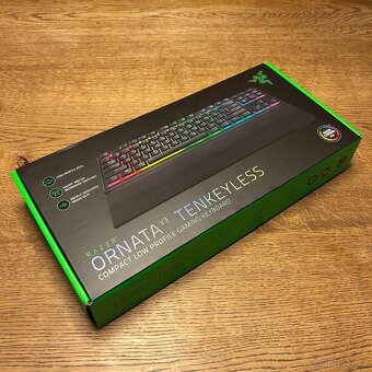 Razer Ornata V3 TKL – RGB herní klávesnice (US layout) - 5
