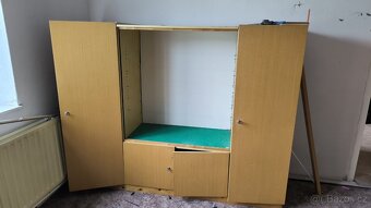 Prodám nábytek a terária - 5