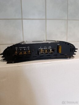 Subwoofer JBL + zesilovač Blaupunkt - 5