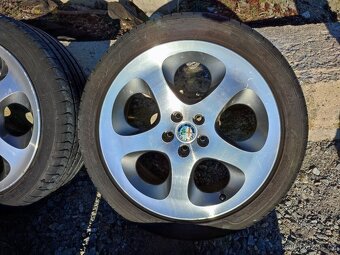 Alfa Romeo - 5x98 r17 kola s pneu 215/45 17 - 5