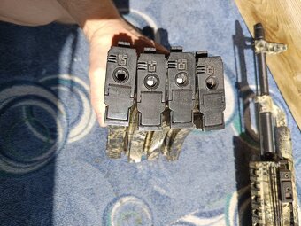 AK-47 celokovu s RIS lištou. - 5