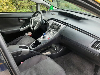 Toyota Prius - 5