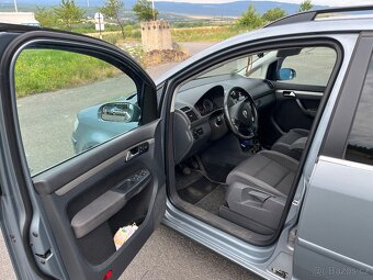 Prodám vw touran 1.9tdi 77kw 7míst - 5
