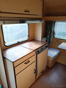 Obytný přívěs, menší karavan - 5