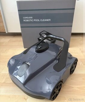 Automatický robotický bazénový vysavač 5200mAh - 5