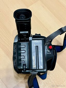 Sony CCD-TRV94E – Hi8 / Digital8 videokamera - 5