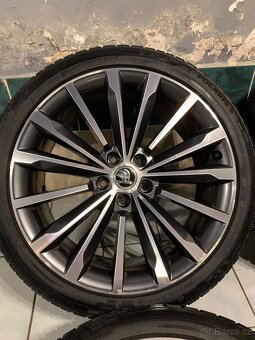 Alu kola Škoda R19 5X112 ZIMNÍ PNEU 235/40 R19 8mm - 5