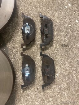 VW Caddy 1.6 TDI MY 2014 brzdové kotouče - 5