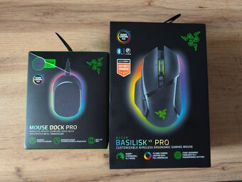Razer Basilisk V3 Pro + Mouse Dock Pro - 5
