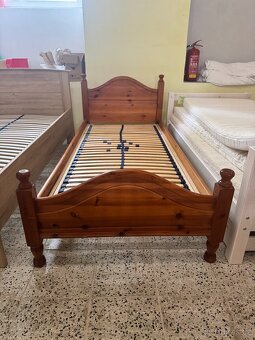Hezká dřevěná postel-jednolůžko 90x200 komplet - 5