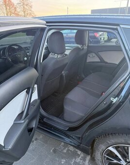 Toyota Avensis 2.0 D-4D Premium - 5