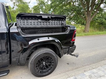 DODGE RAM 1500 HEMI VZDUCH HEADUP RAMBOX - 5