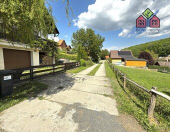 Stavební pozemek 1027 m2, příroda, Oparenské údolí, obec Vel - 5