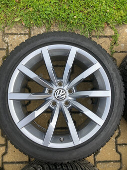 Alu disky 5x112 R18 VW Passat zimni pneu 235/45/18 - 5