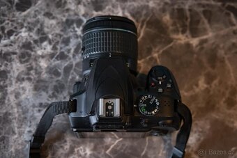 Nikon D3400 s objektivem - 5