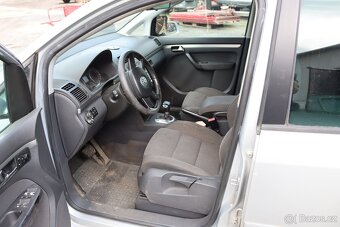 Volkswagen Touran - 5