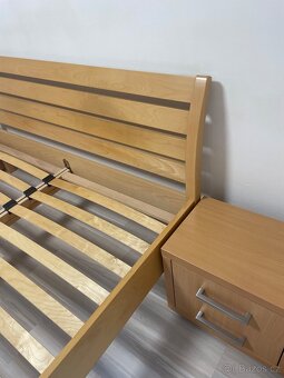 Prodej ložnice - komplet postel ,2x stolek, komoda - 5
