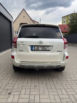 Toyota RAV4 2.2 D-4D, 4×4, automat | r.v. 2011 | Bílá perleť - 5