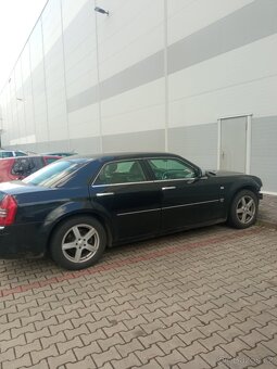 Chrysler 300C - 5