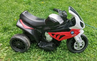 Elektrická tříkolka BMW S 1000 RR - 5