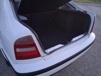Škoda octavia 1.6i - 5