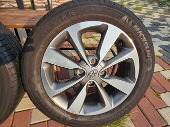 HYUNDAI i20 orig alu sada 195/55/16 TPMS Michelin - 5