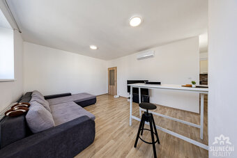 Pronájem bytu 3+kk s vyhrazeným parkovacím stáním, 85 m², Uh - 5