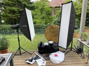 HELIOS 300C Kit - světla, softboxy, deštníky, stativy, atd. - 5