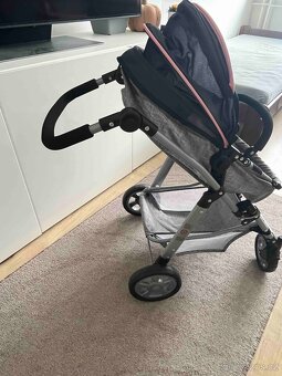 Kočárek na panenku zn. Chic - téměř nový - 5