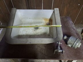 Kamenný šrotovník na obilí, umyvadlo ČKD , krmítko - 5