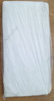 Dětská dřevěná postýlka se žirafou a matrace - 5