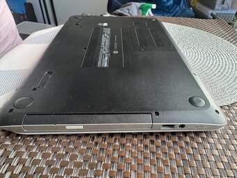 Prodám notebook HP Pavilon 15,6", AMD, 8GB, 256GB SSD - 5
