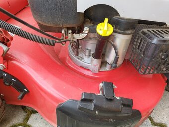 Tříkolová sekačka s pojezdem HECHT 5543 SXE - 5
