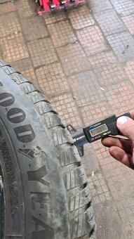 4ks pneu Goodyear Vector 4Seasons 235/55 R17 99H - 5
