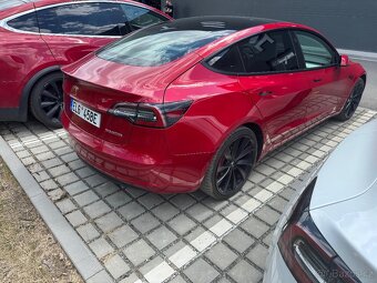 Tesla model 3 performance - 5