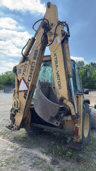 Traktor-nakladač Ford 675D - 5