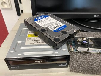 osazená základní deska Asus i5 16GB RAM zdroj grafika HDD - 5