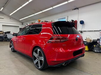 Volkswagen Golf 2.0 GTI 169 kW - 5