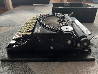 Kufříkový psací stroj Remington portable - 5