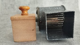 Velmi starý krásný velký mlýnek na strouhanku IDA. - 5