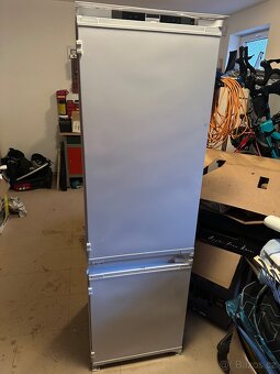 Vestavěná lednice s mrazákem - 5