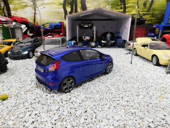 model auta Ford Fiesta ST Mk7 /Ford Puma Otto mobile 1:18 - 5