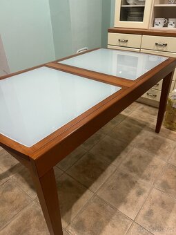 Prodám rozkládací jídelní stůl - 5