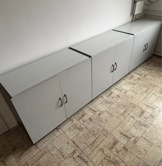 Kancelářský nábytek - set - 5