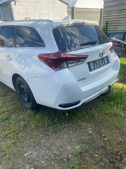 Toyota Auris - 5