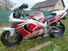 Yamaha yzf 750 - 5