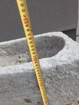 Kamenné koryto-květináč - 5