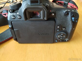 Canon EOS 77D - 5
