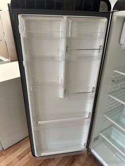 Lednice s mrazákem Smeg (105) - 5