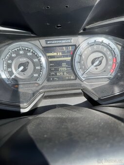 Prodám honda Forza 125. 2023. 83000km - 5